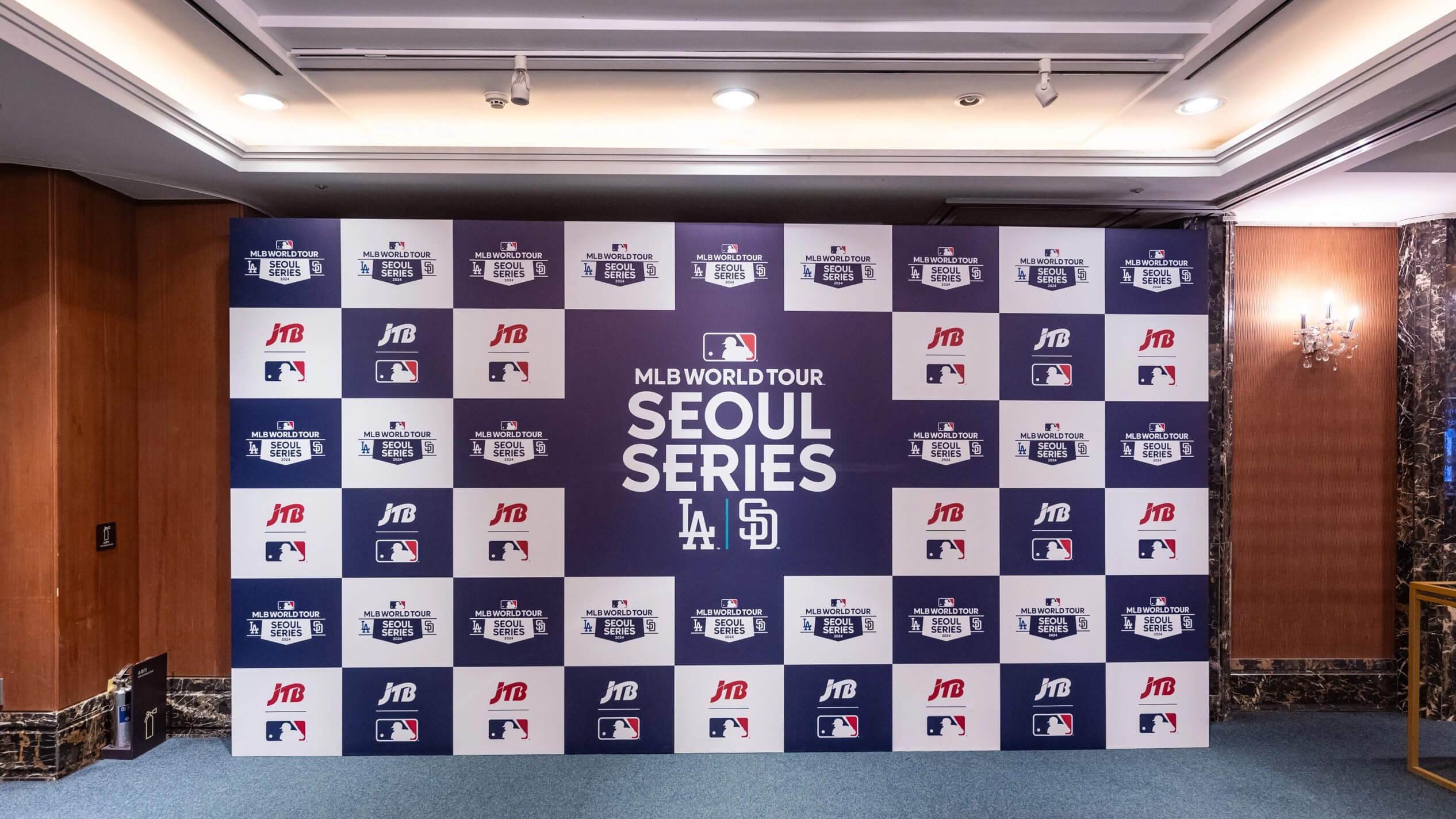 - Offering hospitality services at a premier hotel located in central Seoul.